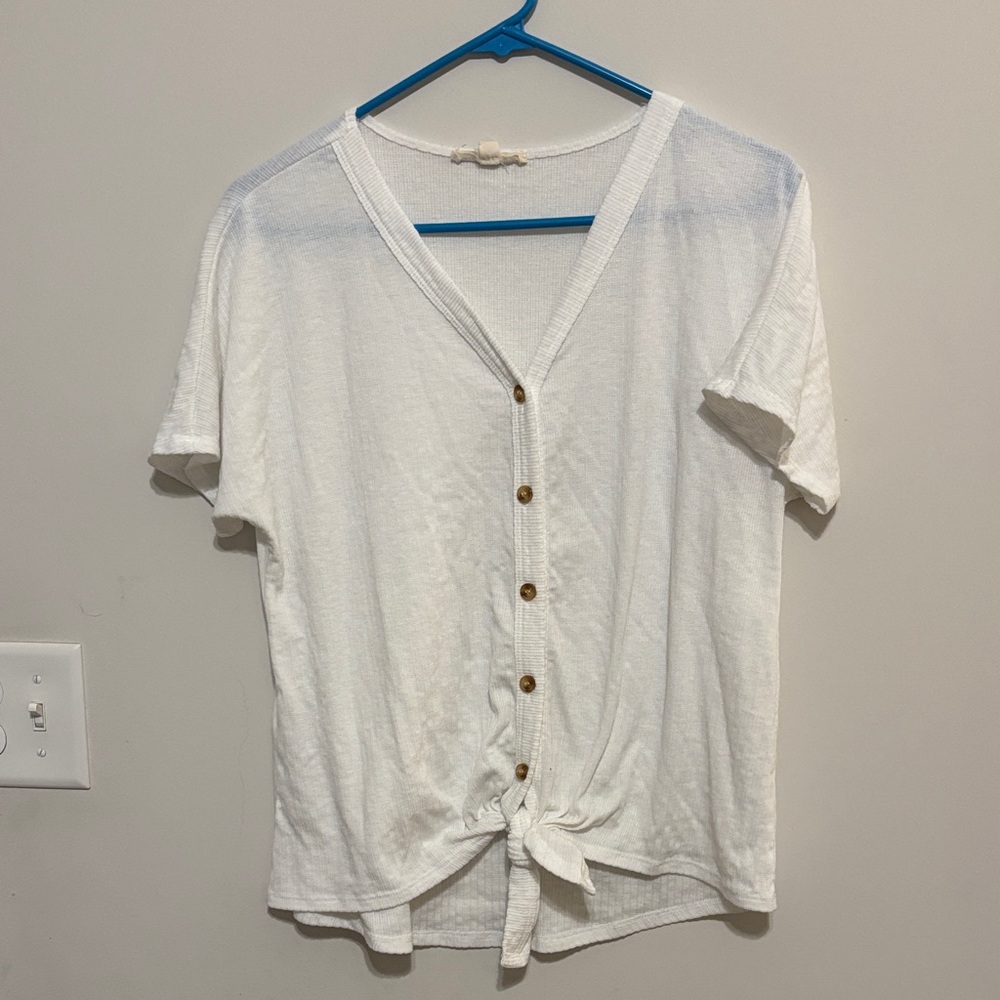 Casual White Button-Front Tie-Hem V-Neck Top
